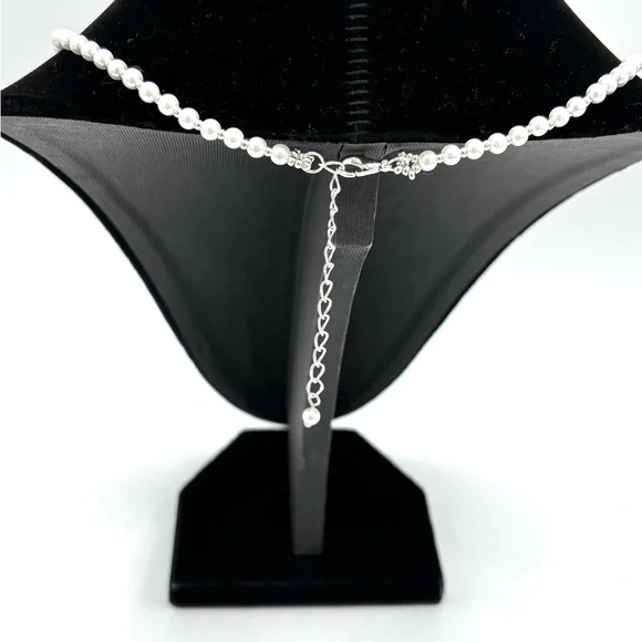 Hand Crafted Pearl Cluster Necklace with Silver Accents - Picture 10 of 11